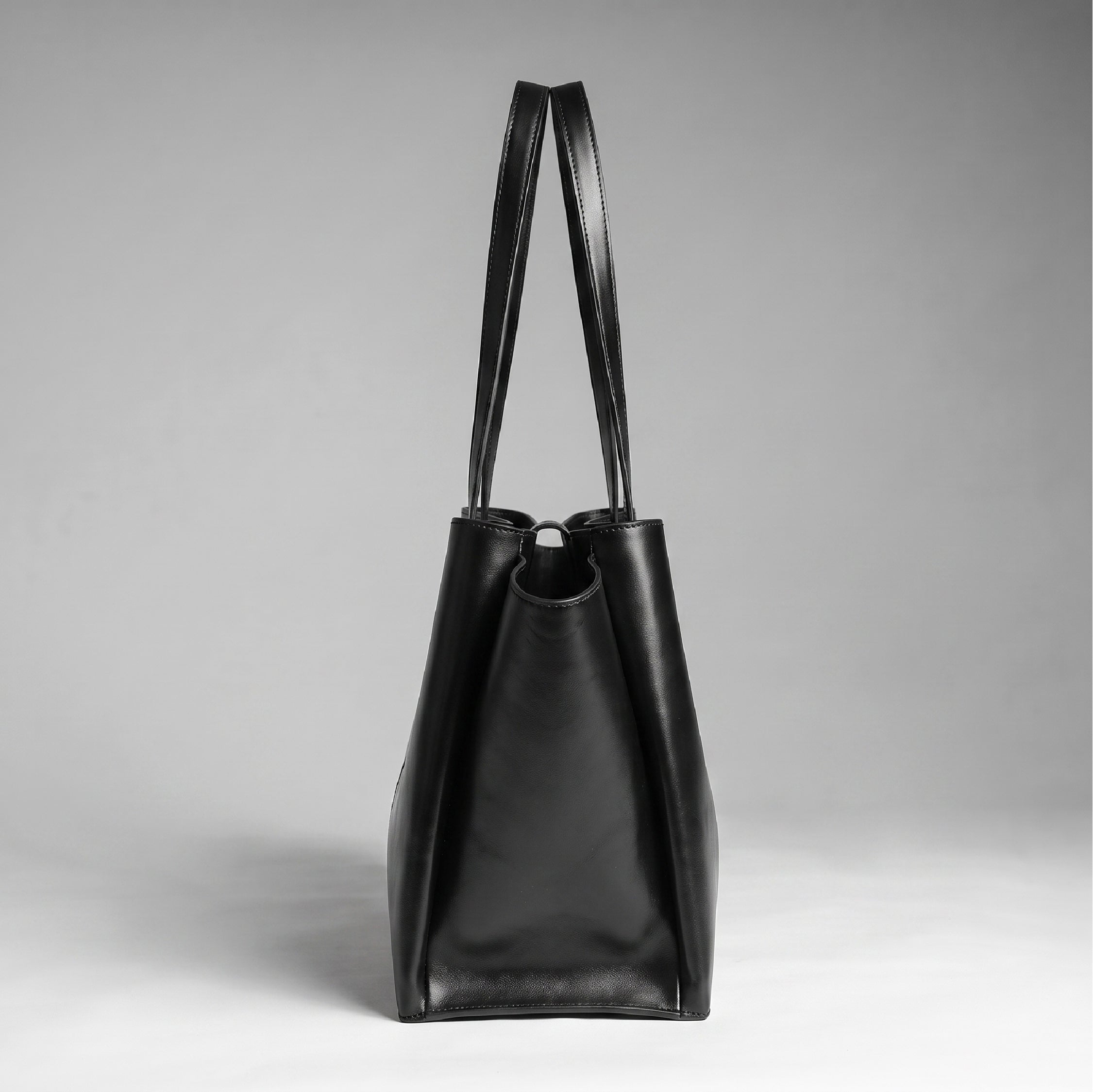 Noa - Black