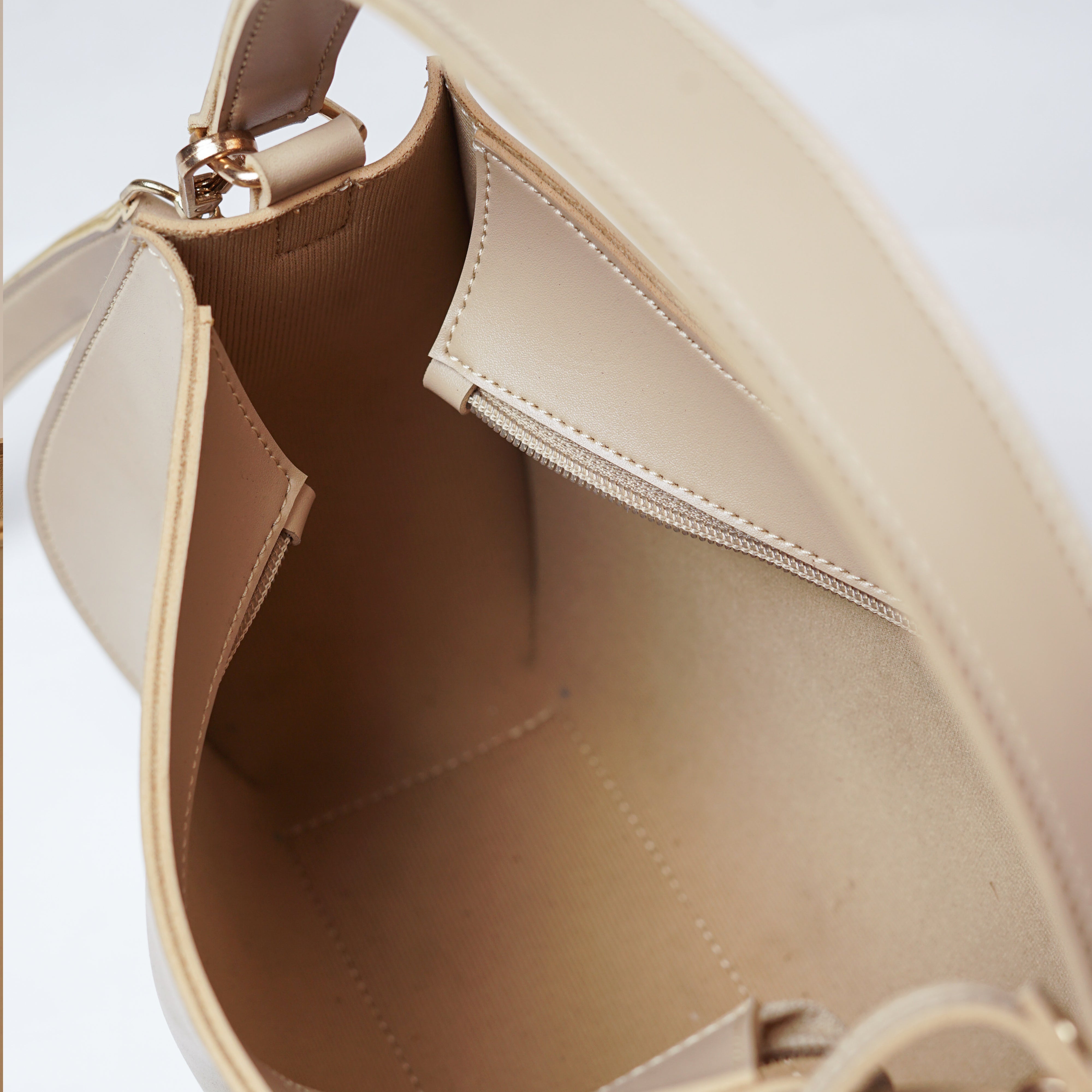 Crescent Bag - Skin