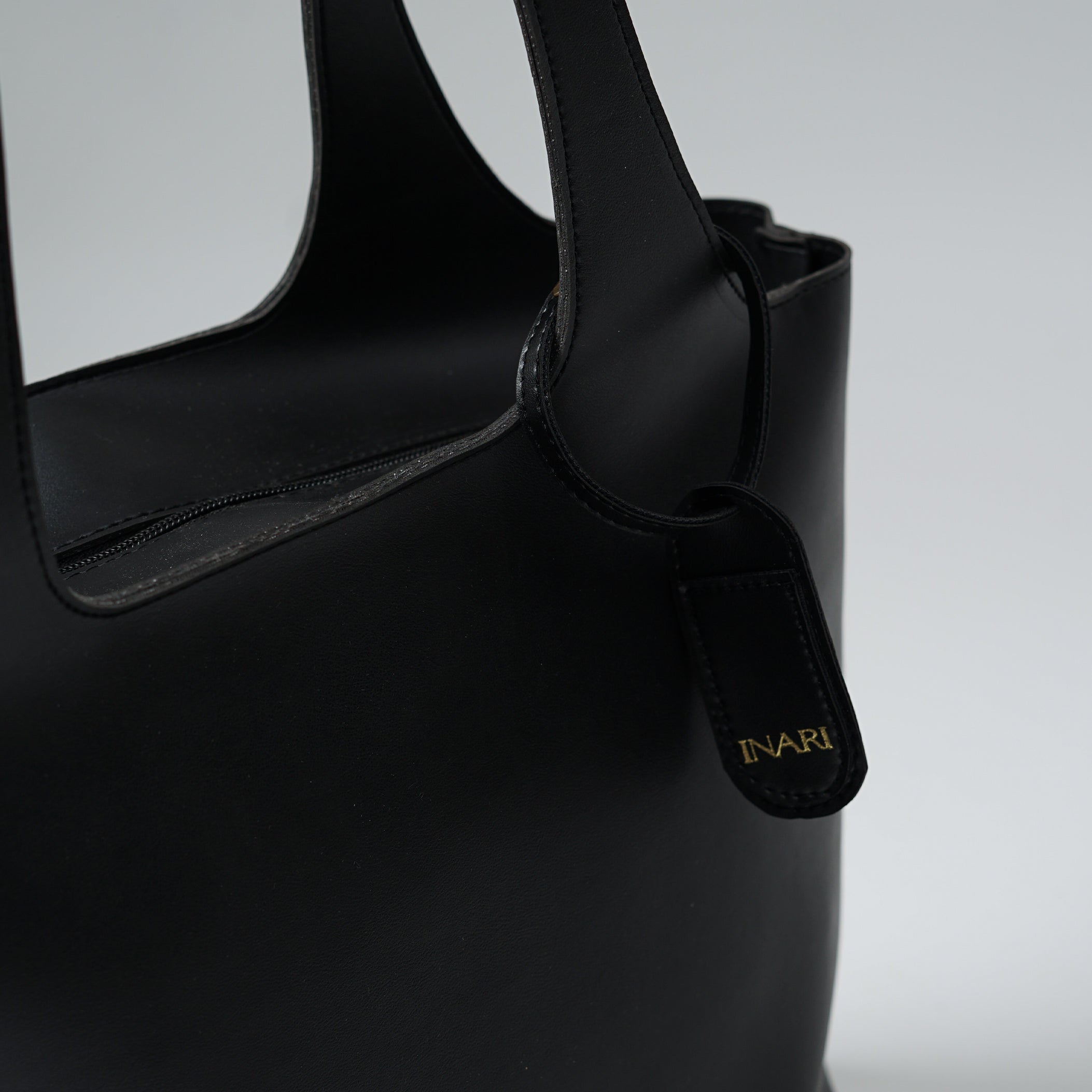 Signature Tote - Black